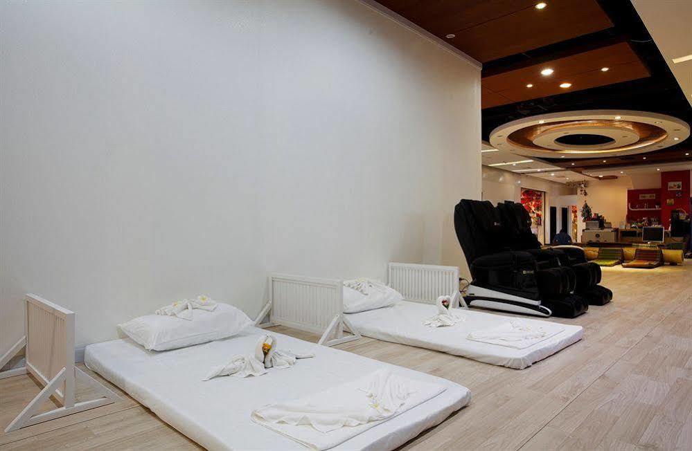 Capsule Hostel Patong Zewnętrze zdjęcie