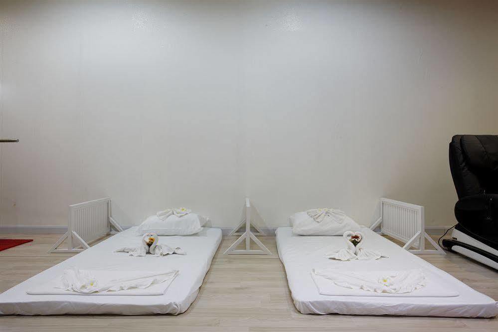 Capsule Hostel Patong Zewnętrze zdjęcie