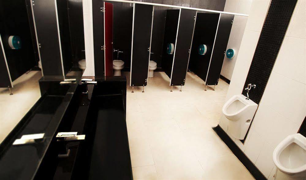 Capsule Hostel Patong Zewnętrze zdjęcie